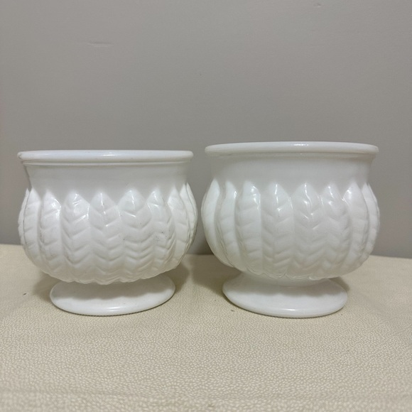Set of 2 Milk Glass Bowls - Picture 2 of 2